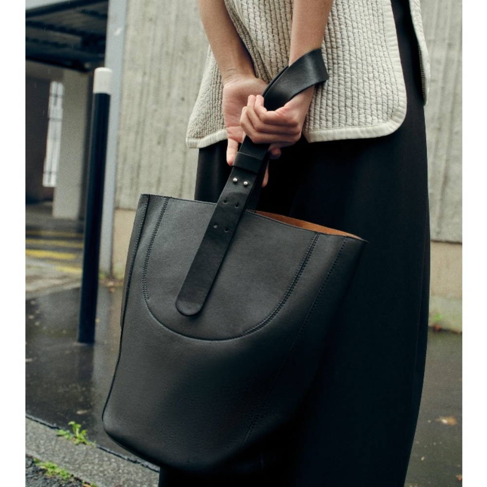 NWT Zara Large Leather Bucket Bag